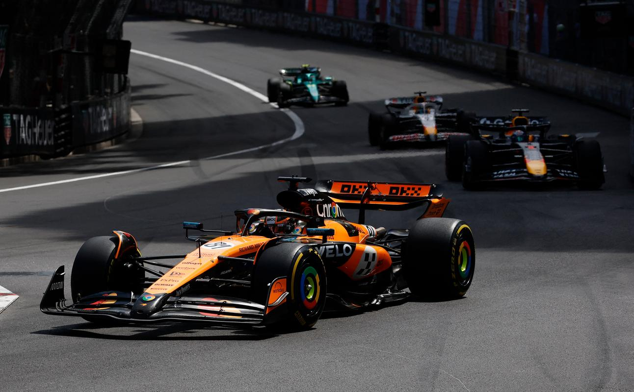 红牛车队逆转红牛二队，佩雷兹状态火热