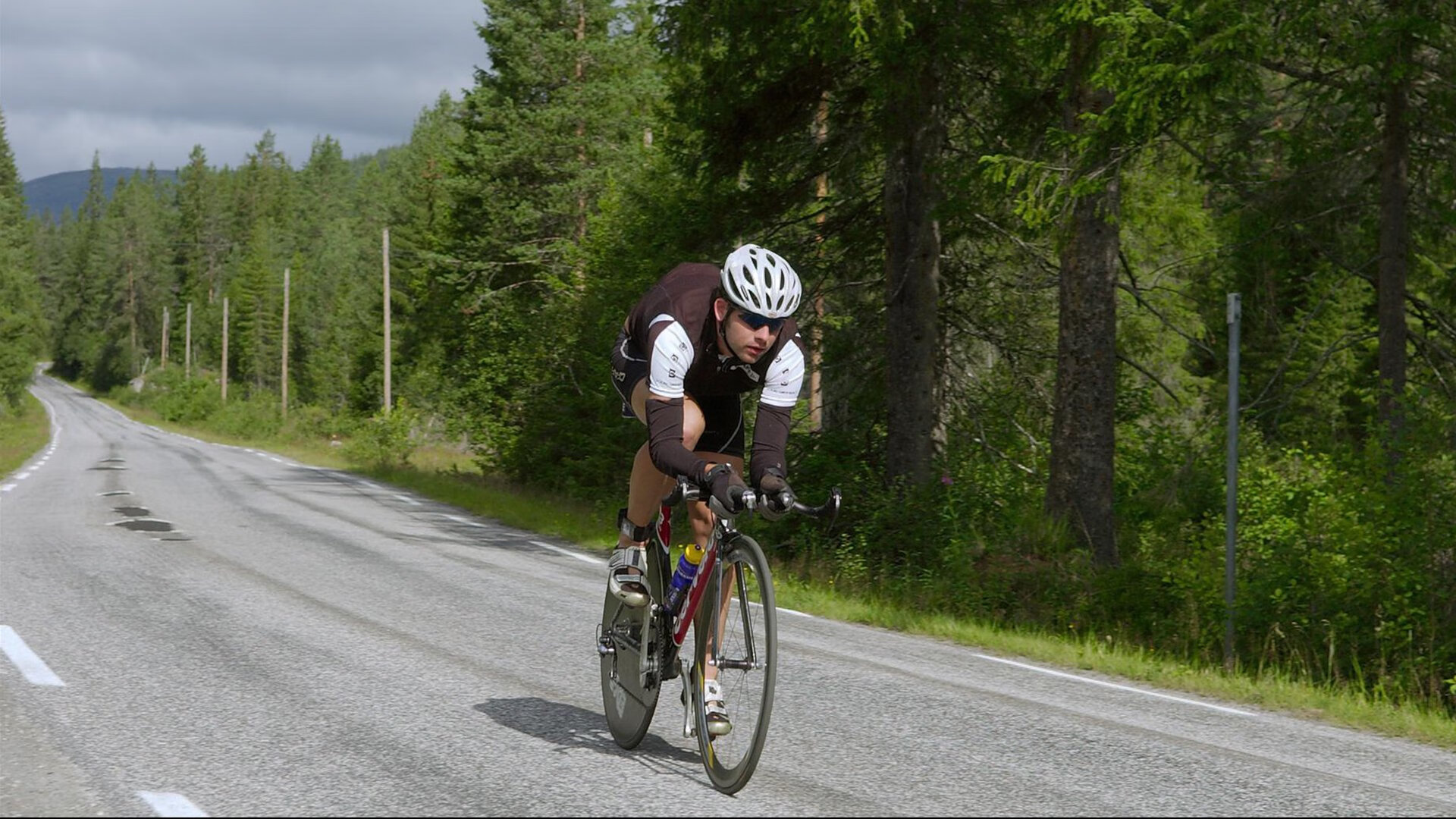 拉文高能风暴撕裂盐湖城，黄蜂客场逆袭背后的孤胆英雄密码