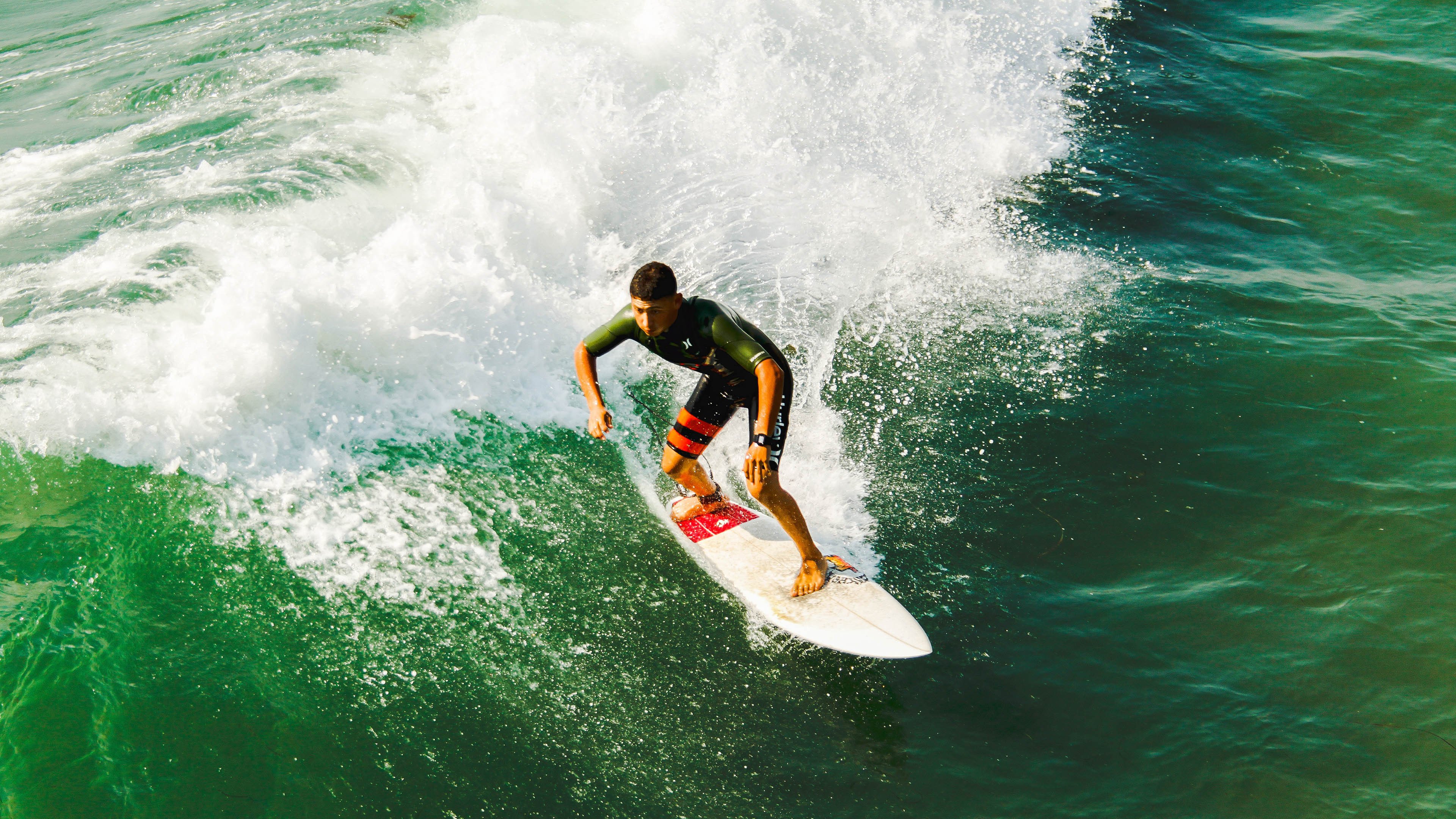 范弗利特单节18分导演逆转风暴，老鹰第三节狂轰40分击碎魔术