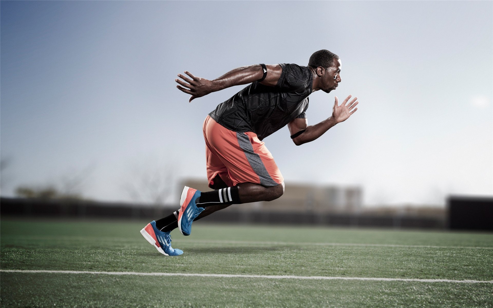 莫兰特，F1新赛季揭幕战之夜的大场面先生