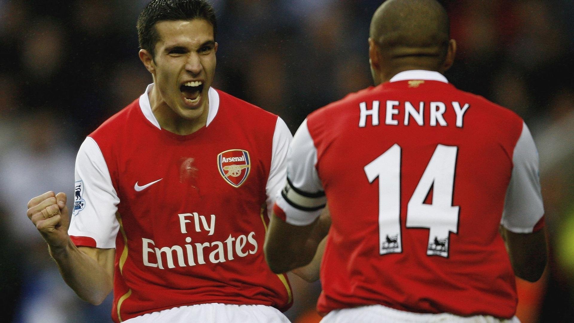 英超争冠与雄鹿制霸，体育世界里的降维打击