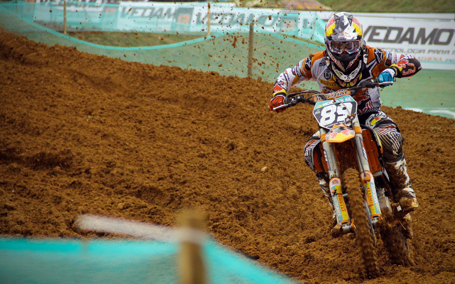 西甲德比与步行者翻盘，体育如何成为现代社会的安全阀？